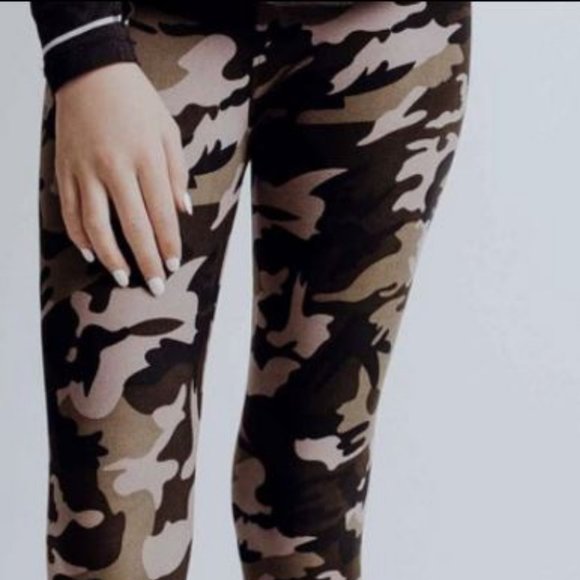 Pants - EVERYDAY essential leggings in camo